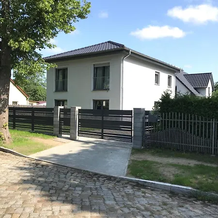 Schoene Neu Erbaute Wohnung Berlino Esterno foto