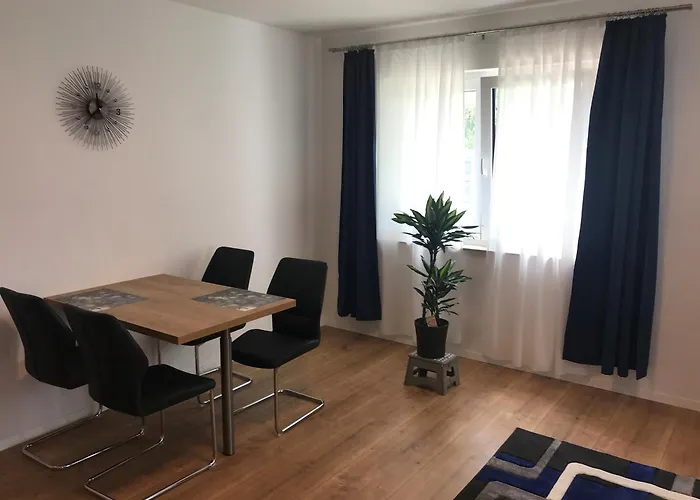 Schoene Neu Erbaute Wohnung