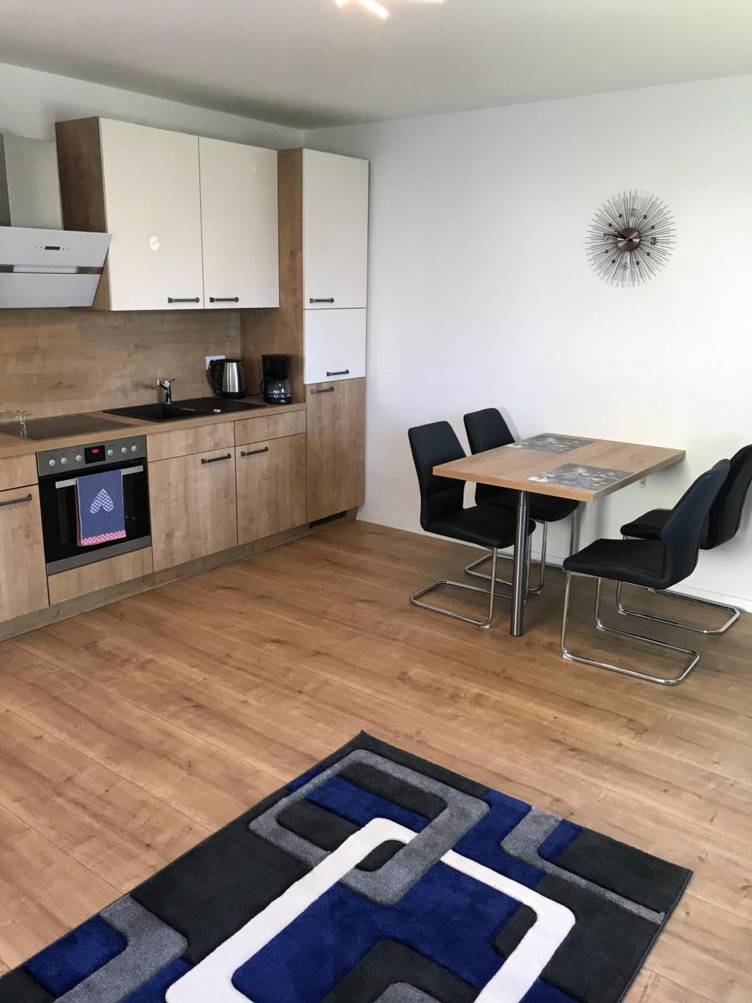 Schoene Neu Erbaute Apartamento Berlín